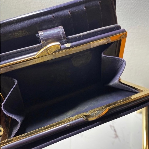 Authentic Louis Vuitton Vernis French Kisslock Wallet - Picture 13 of 14